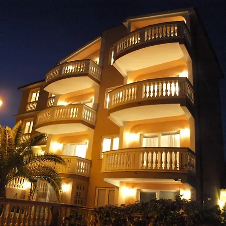 Apartment Canaria Pula